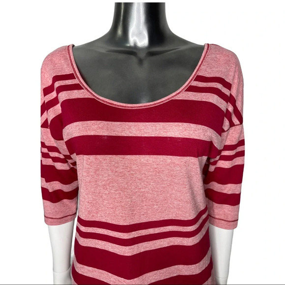 🛍️3/$40 Lole Stripe Poly Linen 3/4 Sleeve Back Detail Top Red Pink Extra Small - Picture 4 of 9